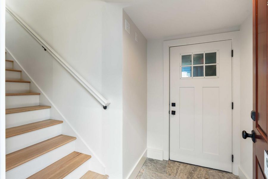 Spacious, unfurnished interior of a new home in , Charleston (Image 26).