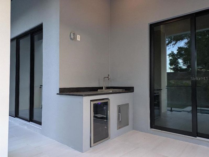 Exterior details and patio area of a home in , Tampa (Image 3).