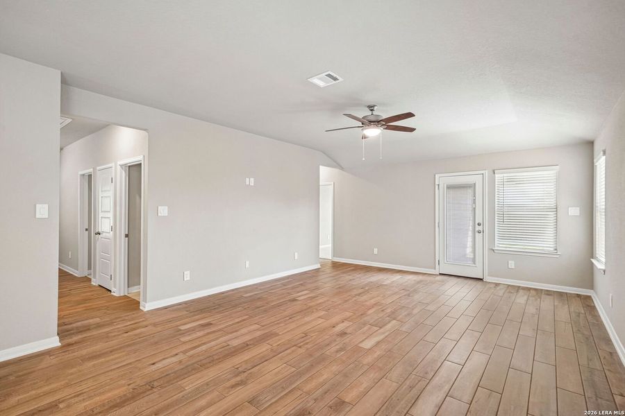 Spacious, unfurnished interior of a new home in Legendary Trails - Premier Series, Cibolo (Image 19). Spacious, unfurnished interior of a new home in Legendary Trails - Premier Series, Cibolo (Image 19).