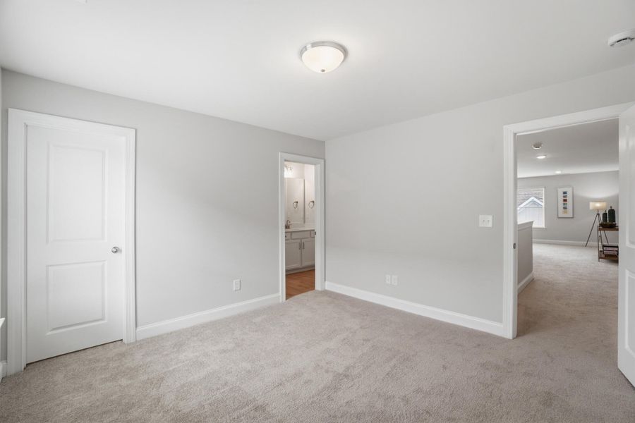 Spacious, unfurnished interior of a new home in Waterford Commons, Rock Hill (Image 22).