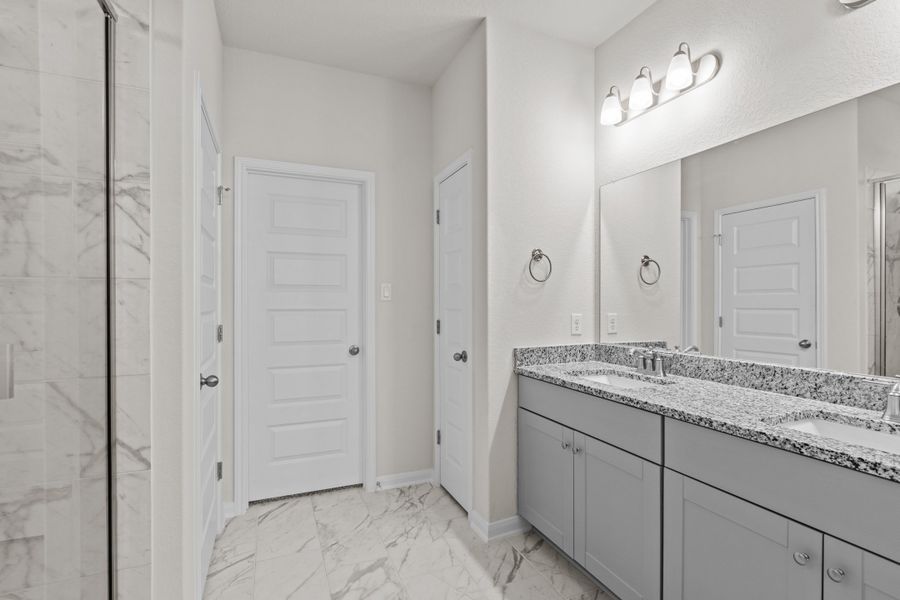 Representative furnished interior of a home built from the Wallace by Beazer Homes in Veranda, San Antonio (Image 9).