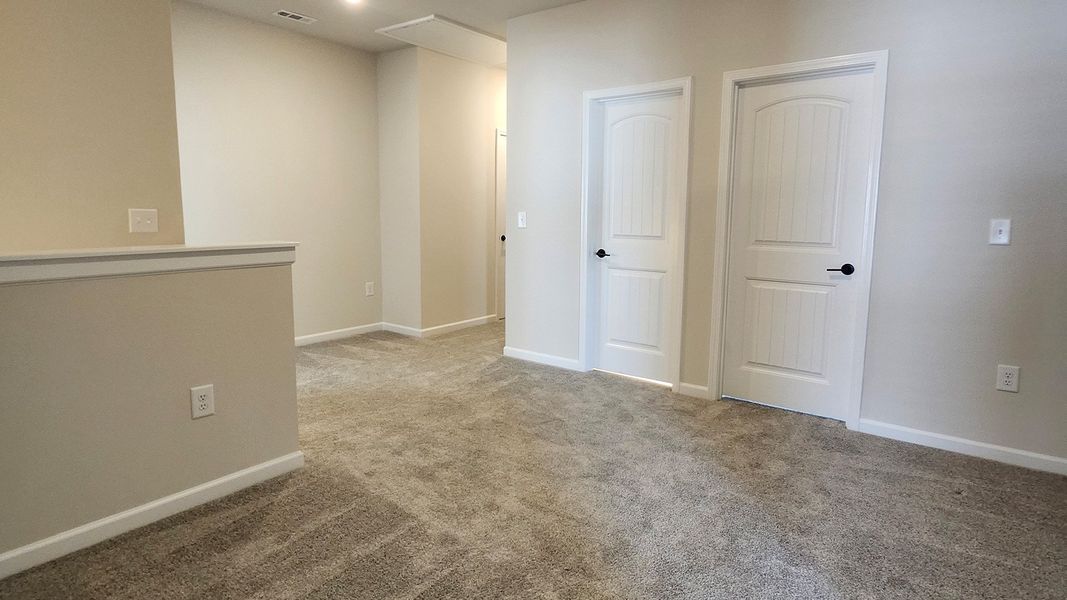 Spacious, unfurnished interior of a new home in Lexington Woods South, Fayetteville (Image 16).