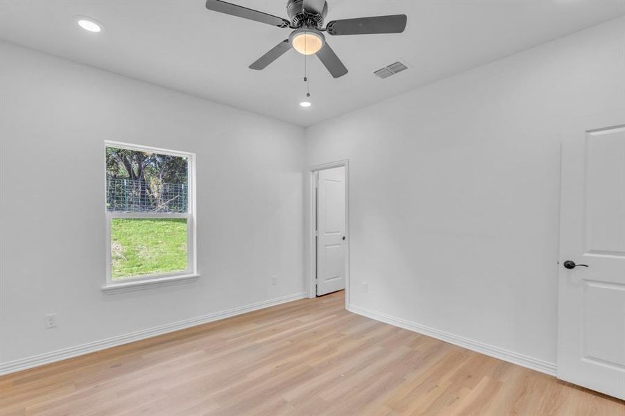 Spacious, unfurnished interior of a new home in , Tyler (Image 32).