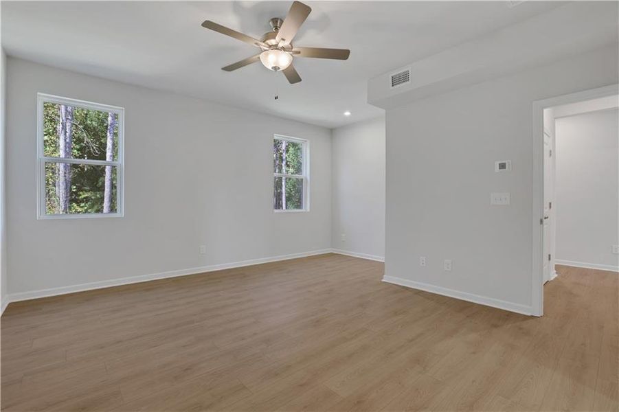 Spacious, unfurnished interior of a new home in Cambridge at Steels Bridge, Canton (Image 15).