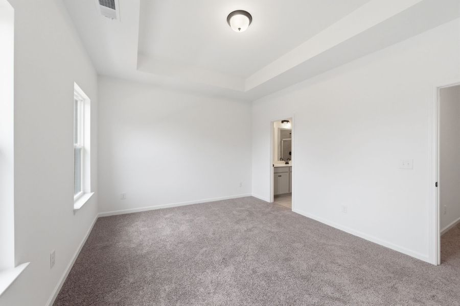 Spacious, unfurnished interior of a new home in Sweetbriar Place, Lebanon (Image 18).