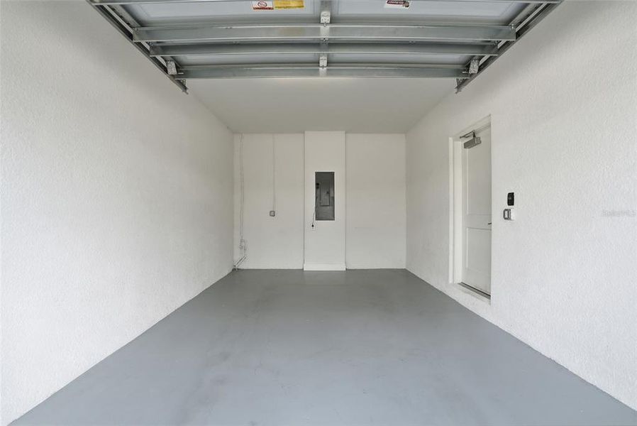 Spacious, unfurnished interior of a new home in , Bonita Springs (Image 49).
