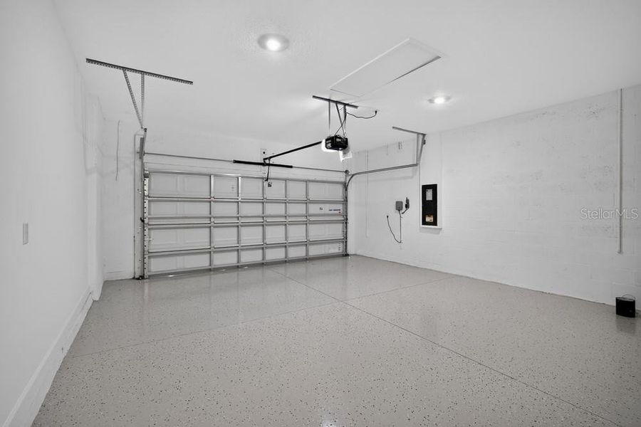 Spacious, unfurnished interior of a new home in Hammock at Two Rivers, Zephyrhills (Image 22).