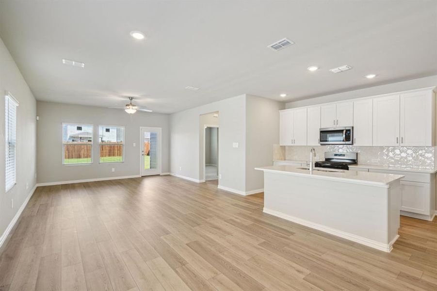 Photo is not of the actual home, but is an inspirational photo of builder’s model home and may depict options, furnishings, and/or decorator features that are not included.