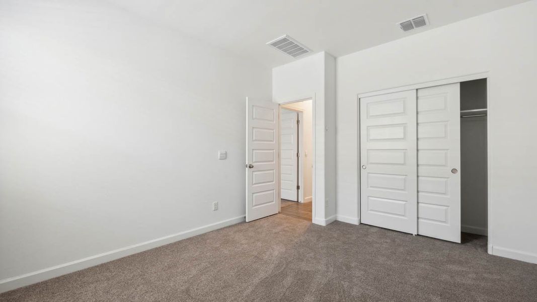 Spacious, unfurnished interior of a new home in Magma Ranch Vistas, Florence (Image 23).