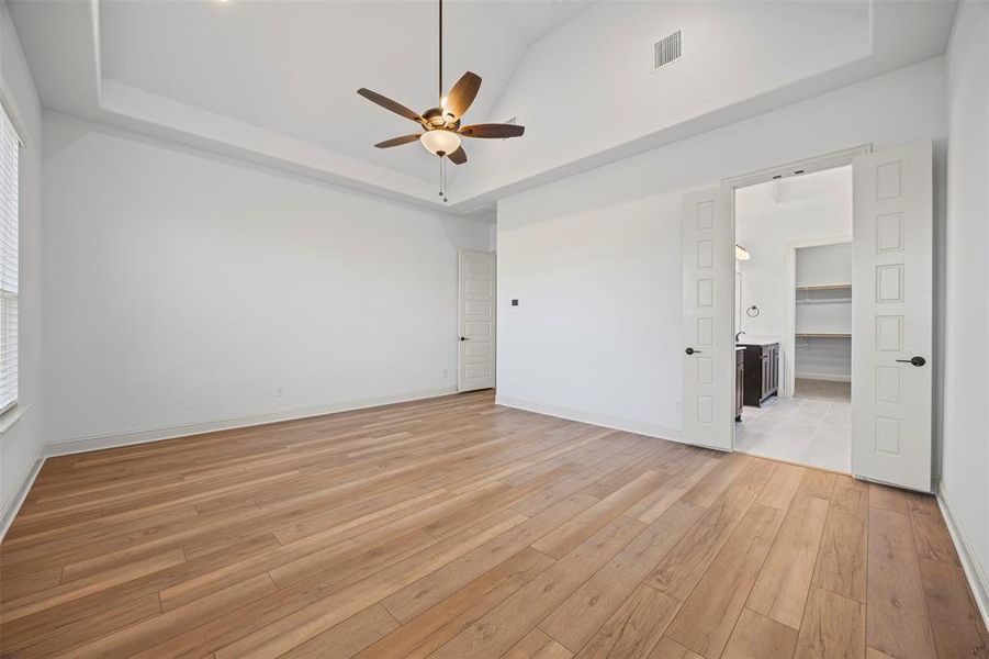 Spacious, unfurnished interior of a new home in Tuscan Estates (1 Acre Lots), Waxahachie (Image 25). Spacious, unfurnished interior of a new home in Tuscan Estates (1 Acre Lots), Waxahachie (Image 25).