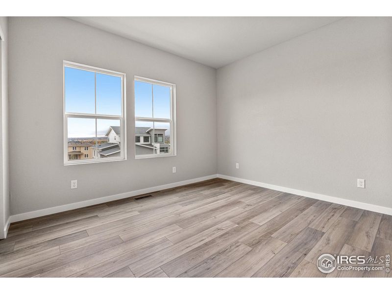 Upstairs bedroom with mountain view