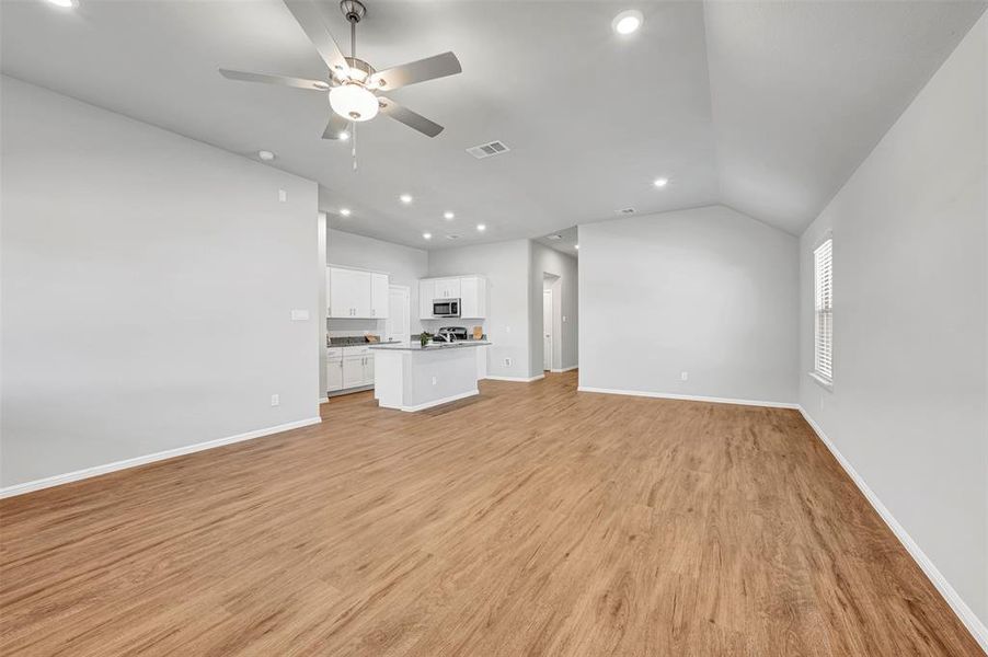 Spacious, unfurnished interior of a new home in Forest Park, Princeton (Image 27). Spacious, unfurnished interior of a new home in Forest Park, Princeton (Image 27).