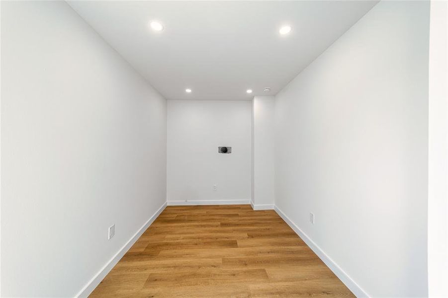 Spacious, unfurnished interior of a new home in , Dallas (Image 29).