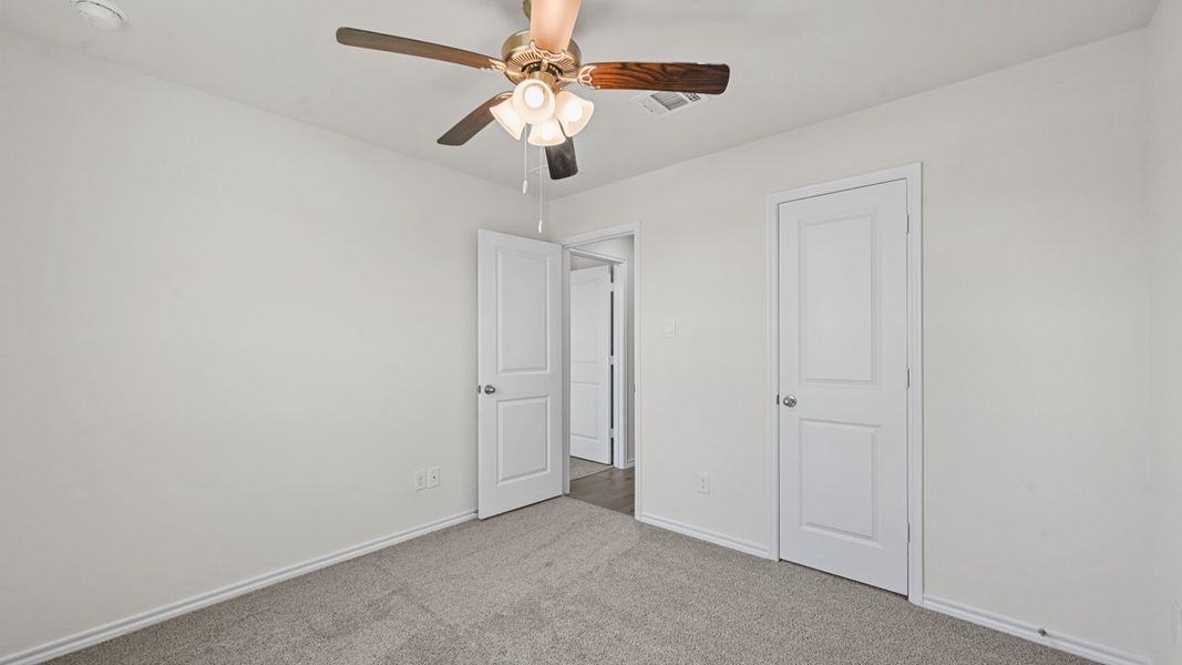 Spacious, unfurnished interior of a new home in Saddlebrook, Waxahachie (Image 29).