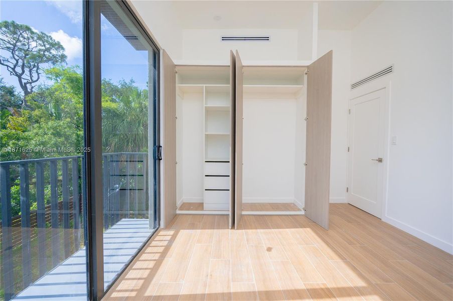 Image 46 of a home in .