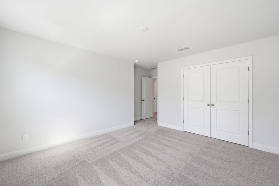 Spacious, unfurnished interior of a new home in Carriage Estates, Lexington (Image 32).