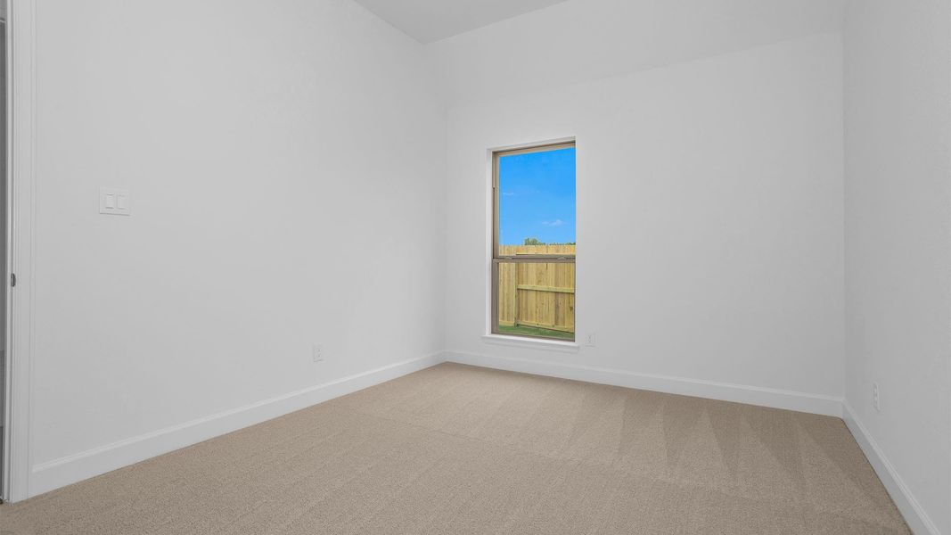 Spacious, unfurnished interior of a new home in Valencia, Manvel (Image 11).