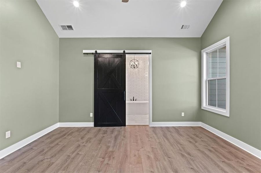 Spacious, unfurnished interior of a new home in , Bremen (Image 19). Spacious, unfurnished interior of a new home in , Bremen (Image 19).