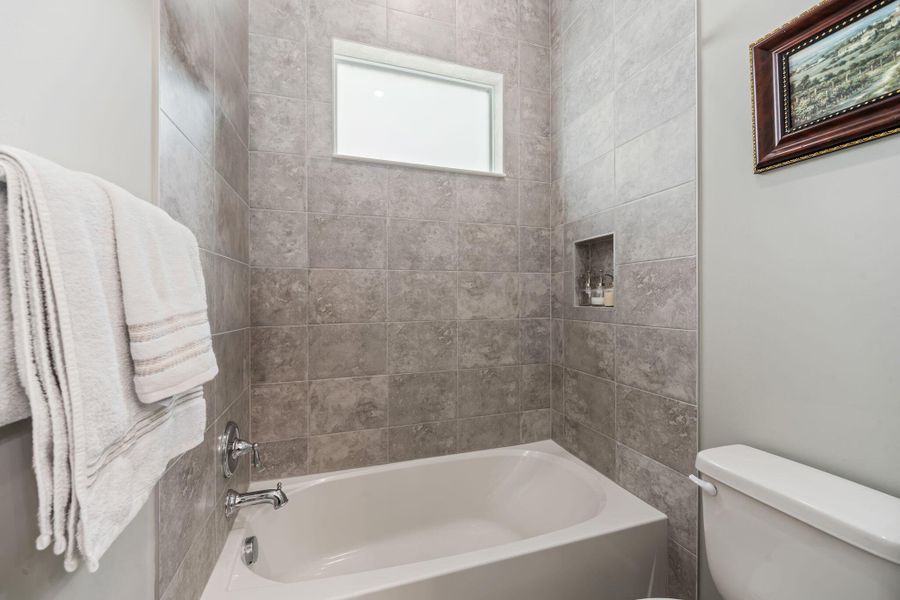 Guest Bath - Shower/Tub 2nd Floor