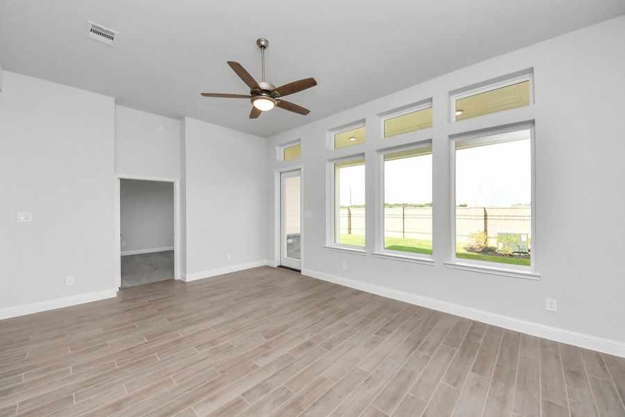 Spacious, unfurnished interior of a new home in Bridgeland: Signature Collection, Cypress (Image 25).