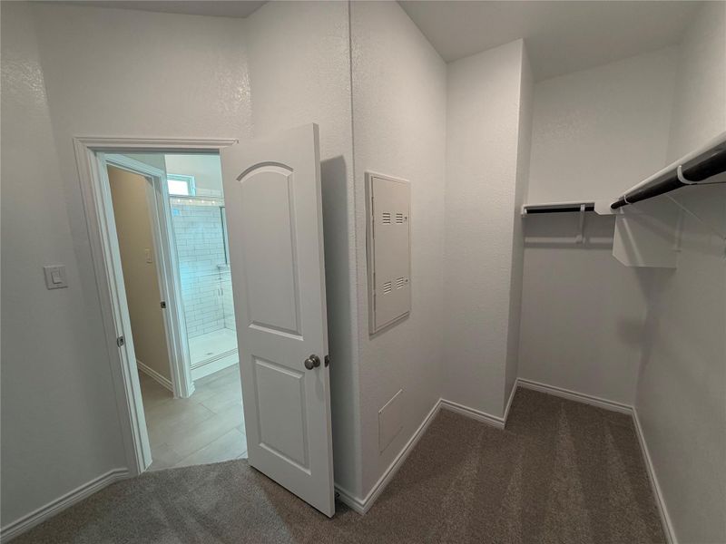 Spacious, unfurnished interior of a new home in Lariat, Liberty Hill (Image 27).