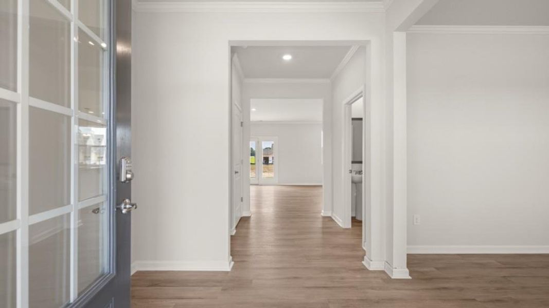 Spacious, unfurnished interior of a new home in Fairway 17 at Mirror Lake, Villa Rica (Image 27).