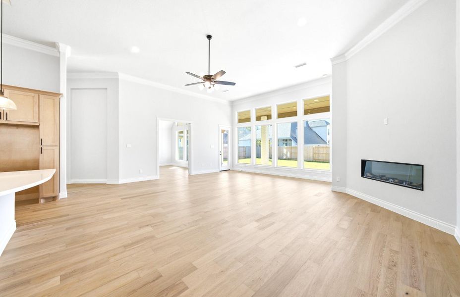Spacious, unfurnished interior of a new home in Artavia 70′, Conroe (Image 48).