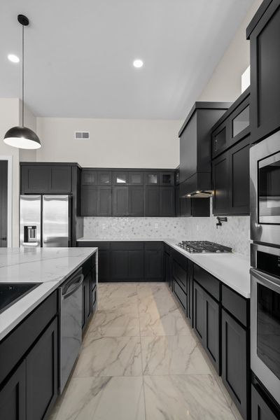 Furnished interior view inside a new home in Verdancia, El Paso (Image 11).