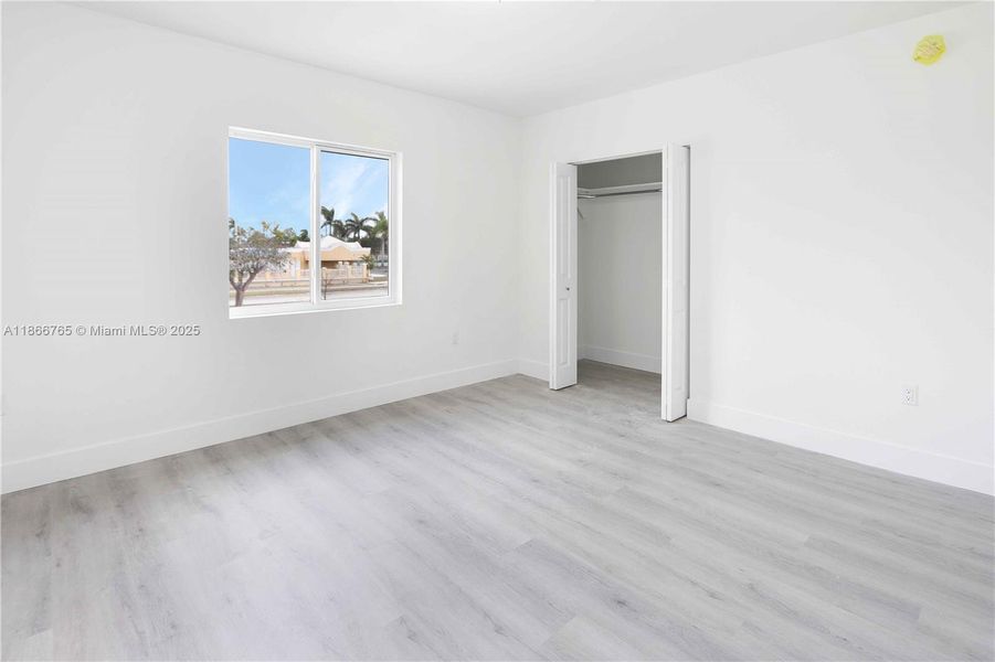 Spacious, unfurnished interior of a new home in , Miami (Image 12).