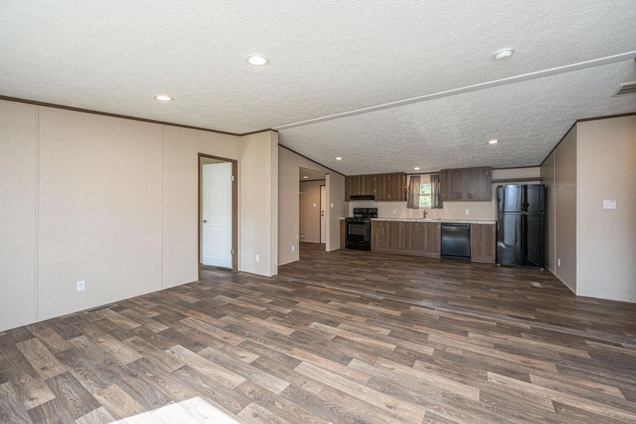 Spacious, unfurnished interior of a new home in , Eutawville (Image 20).