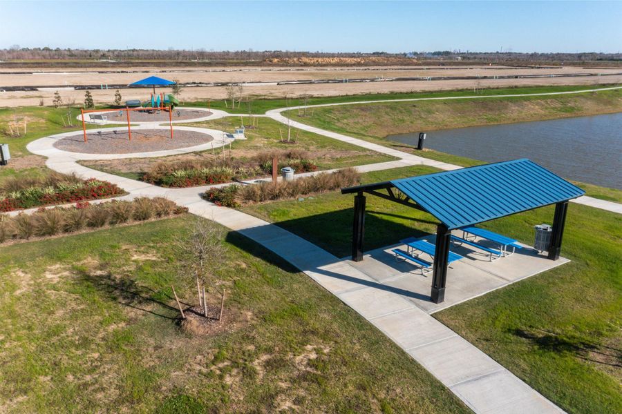 Community amenities in Bay Creek, Baytown (Image 32).