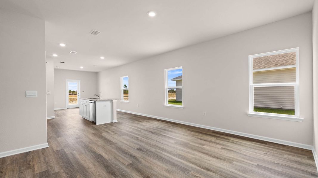Spacious, unfurnished interior of a new home in Liberty, Panama City (Image 11).