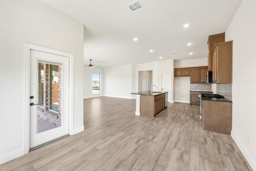 Image 33 of a home in Sunset Ridge. Image 33 of a home in Sunset Ridge.