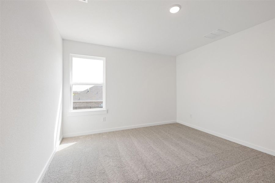 Spacious, unfurnished interior of a new home in Sunterra, Katy (Image 32). Spacious, unfurnished interior of a new home in Sunterra, Katy (Image 32).