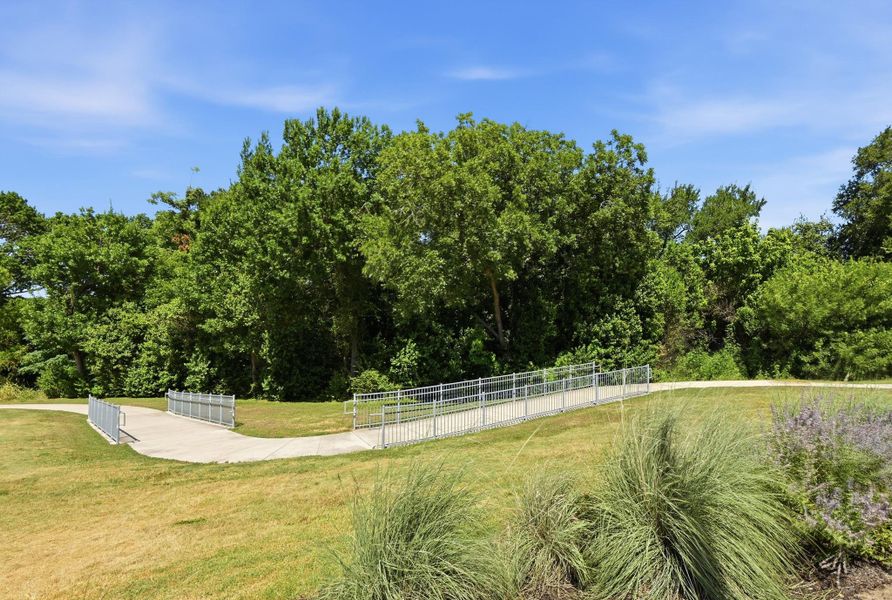Natural landscape and outdoor views near Loyola in Austin (Image 31).