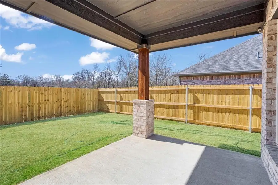Exterior details and patio area of a home in , Sherman (Image 18).