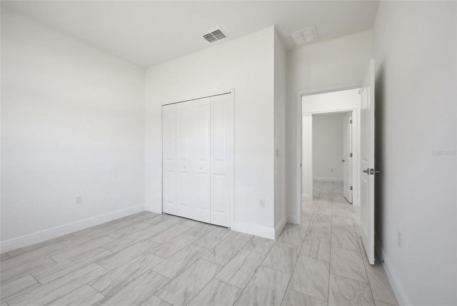 Spacious, unfurnished interior of a new home in , Ocala (Image 24).