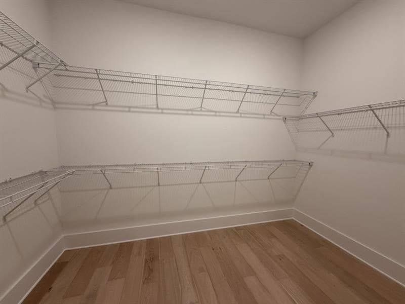 Spacious, unfurnished interior of a new home in Livingstone Park, Kennesaw (Image 17).