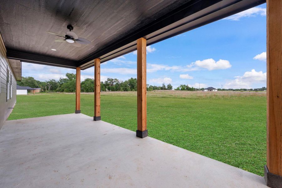 Exterior details and patio area of a home in , Franklin (Image 3).