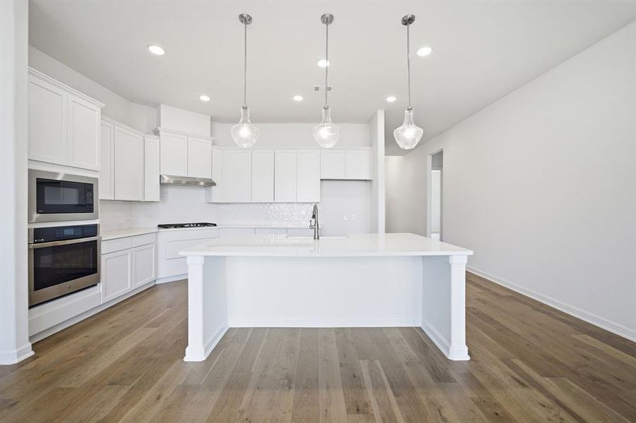 Furnished interior view inside a new home in Sonoma Verde, Rockwall (Image 6). Furnished interior view inside a new home in Sonoma Verde, Rockwall (Image 6).