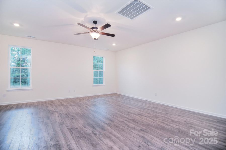 Spacious, unfurnished interior of a new home in Larkin, Statesville (Image 24).