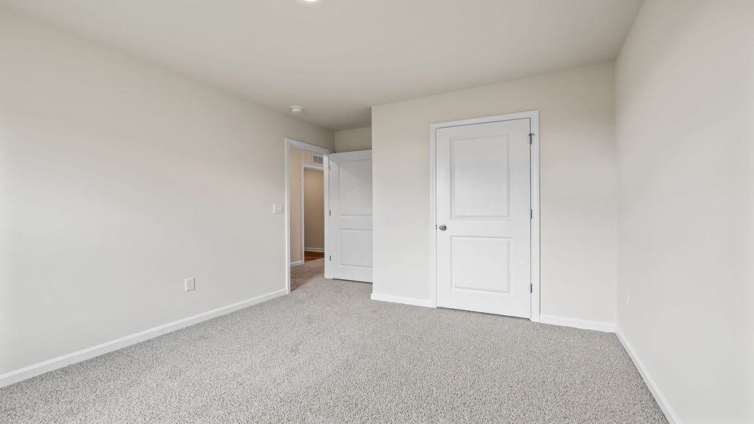 Spacious, unfurnished interior of a new home in Cascade Point, Seneca (Image 28).