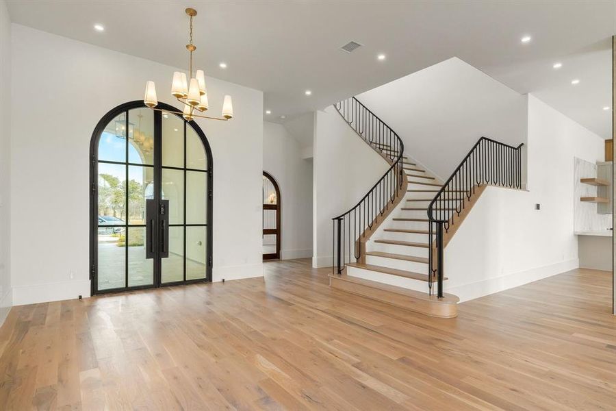 Spacious, unfurnished interior of a new home in Fleming Pointe, Fort Worth (Image 21).