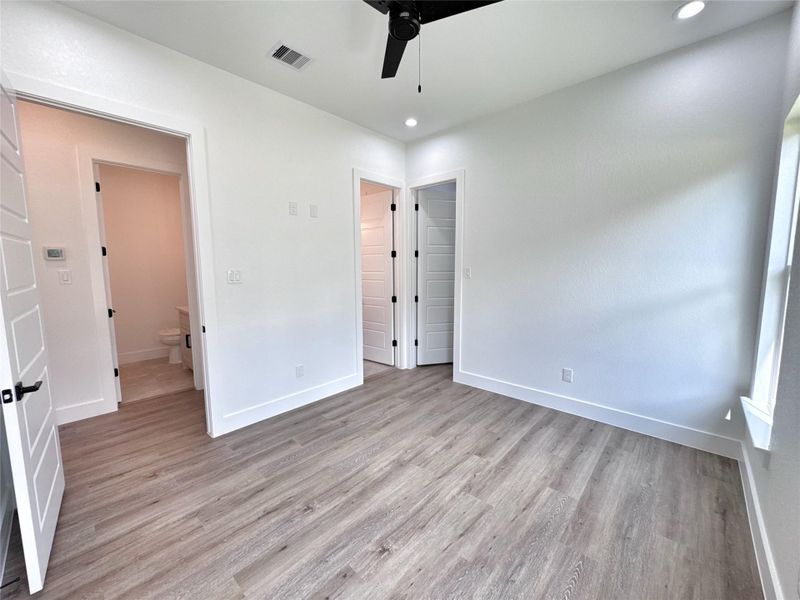 Spacious, unfurnished interior of a new home in , Conroe (Image 28). Spacious, unfurnished interior of a new home in , Conroe (Image 28).