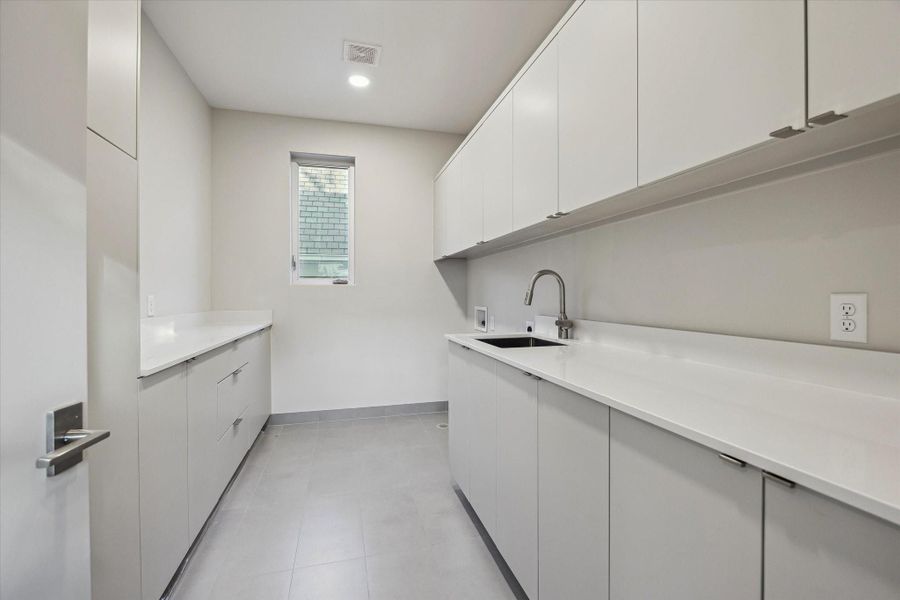 Furnished interior view inside a new home in , Houston (Image 6).