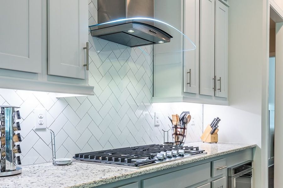 Representative interior finishes for a home built from the Columbia by Greybrook Homes in Harbor Watch, Statesville (Image 23).