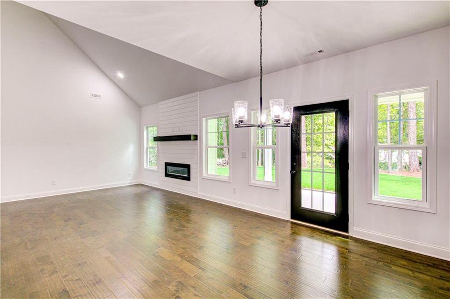 Spacious, unfurnished interior of a new home in , Villa Rica (Image 47).