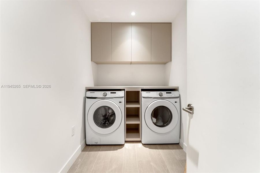 Furnished interior view inside a new home in Five Park, Miami Beach (Image 35).