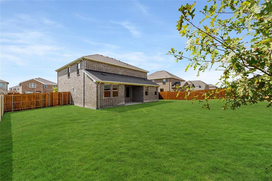 Exterior details of a home in Willow Springs 80's, Fort Worth (Image 22).