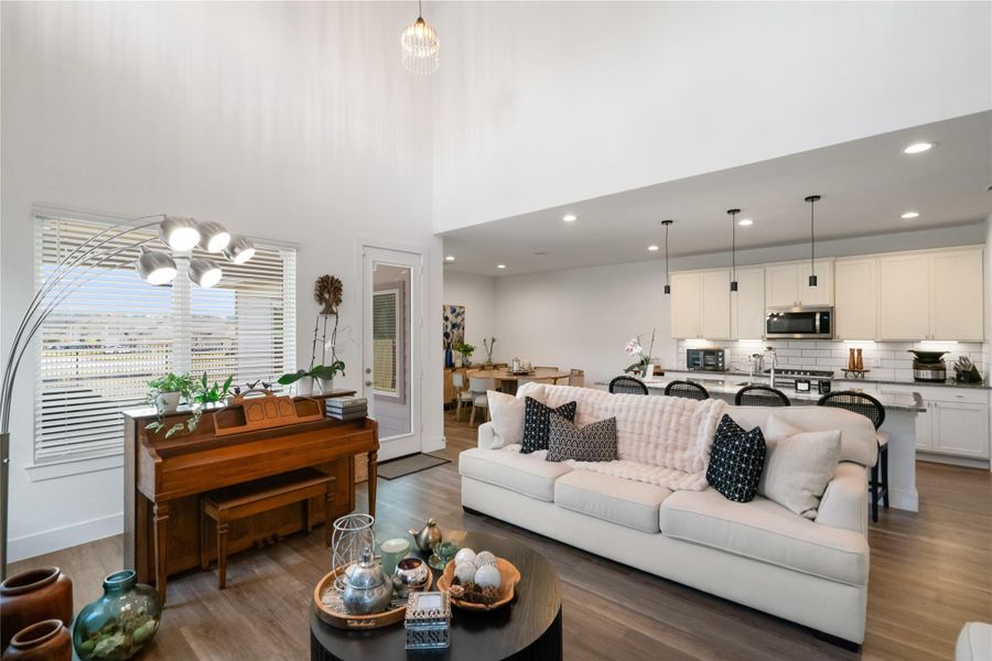 Furnished interior view inside a new home in Fosters Ridge 60's, Conroe (Image 13). Furnished interior view inside a new home in Fosters Ridge 60's, Conroe (Image 13).